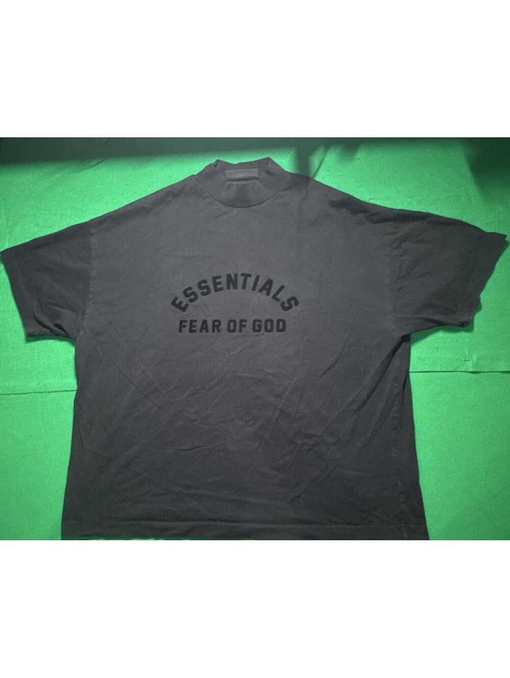 Fear of God Essentials Mockneck T-Shirt Men’s Medium Black Grey Oversized Tee